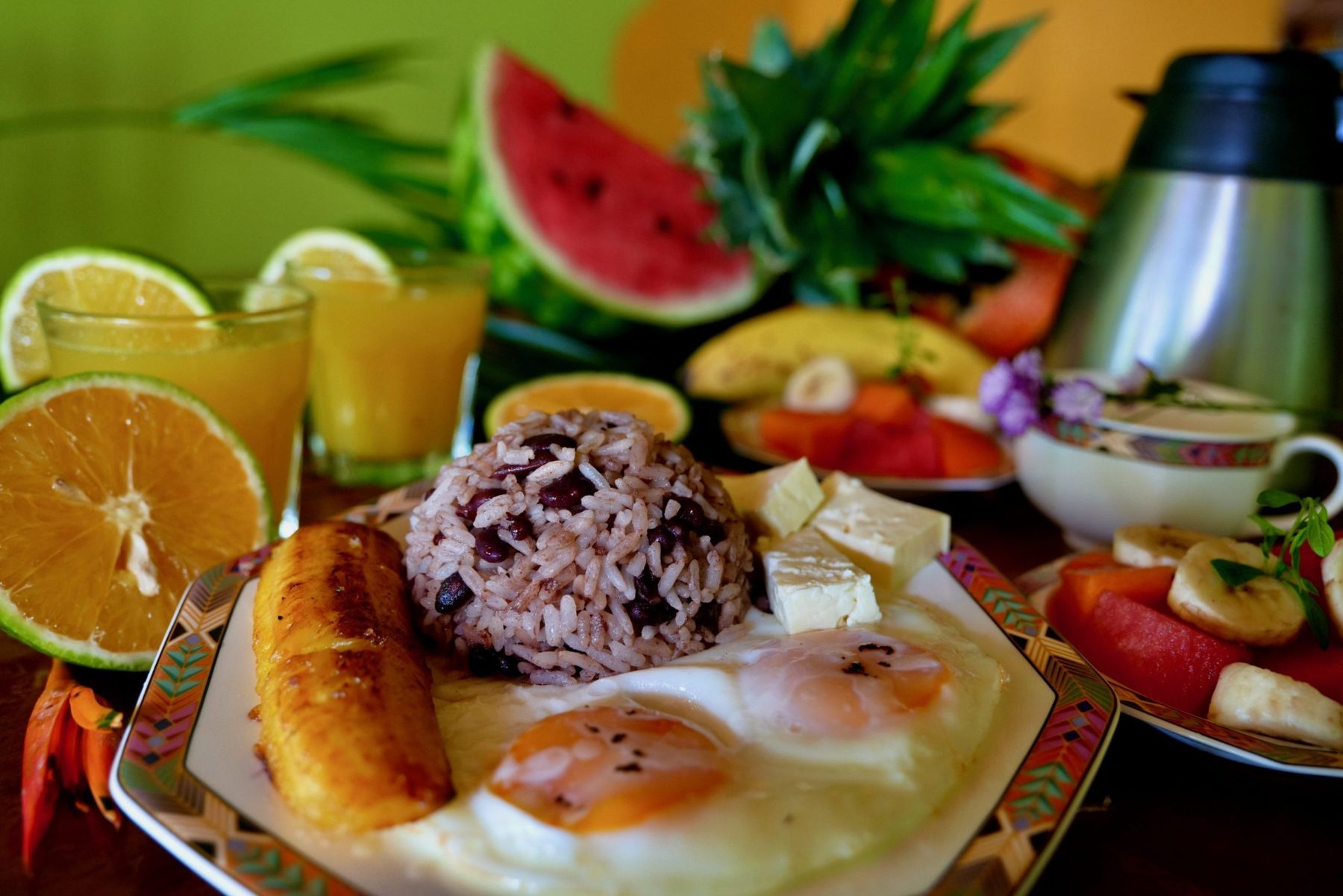 Desayuno típico de la finca